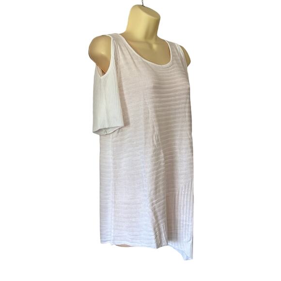 Heart N Crush White Lightweight Ribbed Cold Shoulder Pullover Sweater Size M NWT - Picture 2 of 10